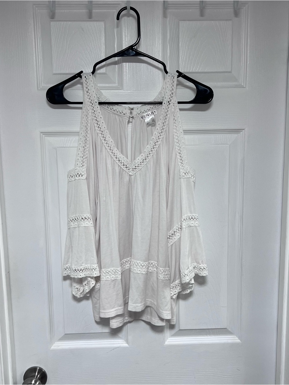 VENUS White Crochet-Trim Cold Shoulder Tunic Top Size M